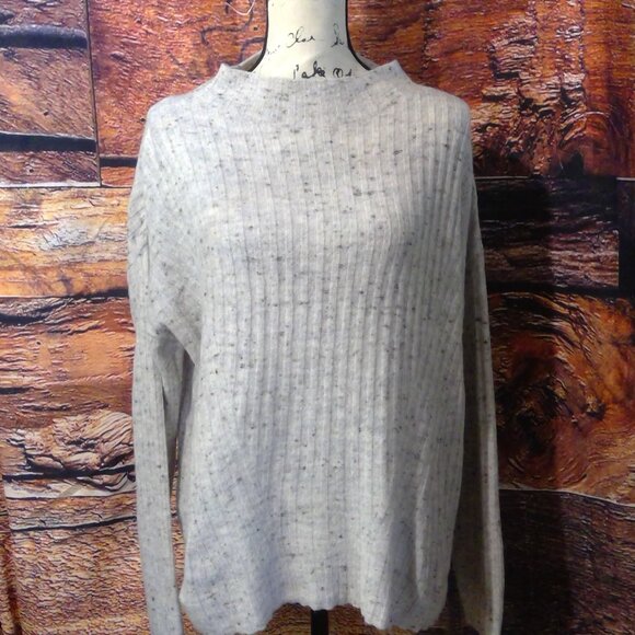 Old Navy Sweaters - Old Navy Women's Grey Variegated Thread Long Sleeve Sweater (M)